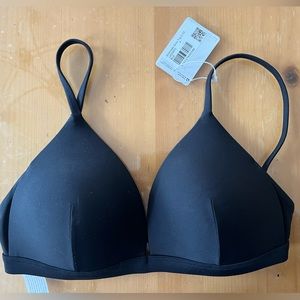 Lululemon Water Side Swim Top D Black Size 4. New